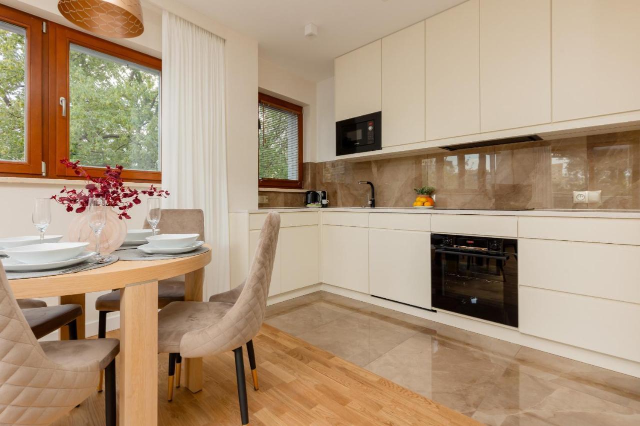 Deluxe Apartment Wronia 45 With Ac, Parking & Balcony By Renters Prestige Varšava Exteriér fotografie