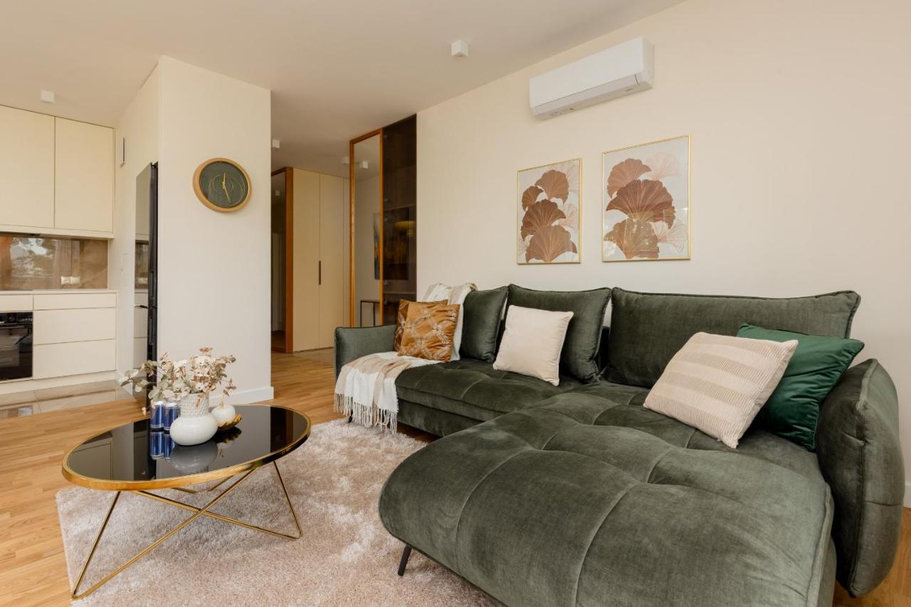 Deluxe Apartment Wronia 45 With Ac, Parking & Balcony By Renters Prestige Varšava Exteriér fotografie