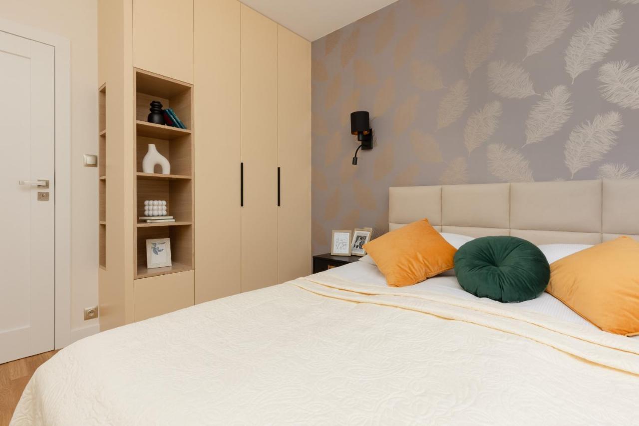 Deluxe Apartment Wronia 45 With Ac, Parking & Balcony By Renters Prestige Varšava Exteriér fotografie