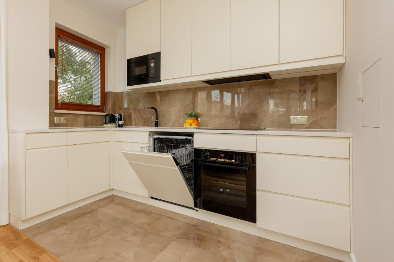Deluxe Apartment Wronia 45 With Ac, Parking & Balcony By Renters Prestige Varšava Exteriér fotografie